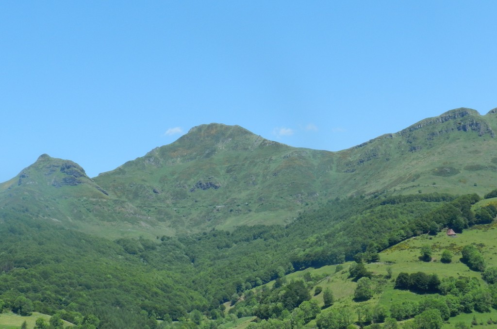 EXPLORE AUVERGNE PACKAGE