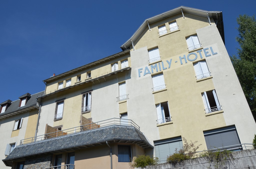 THE HOTEL & HOLIDAY COTTAGES